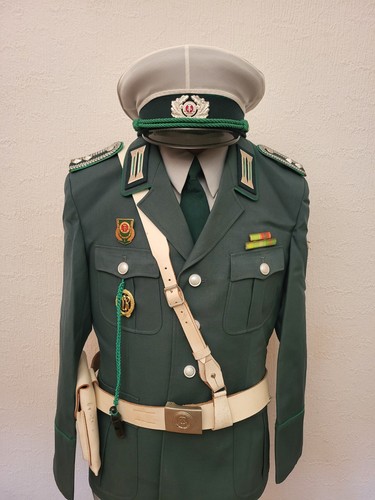 Ddr uniformen der - -,